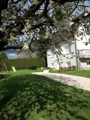 Jardin de l'établissement GÎTE DU MOULIN A VENT - Zoo à 10 mn - Jeux pour enfants