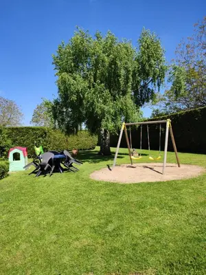 Aire de jeux pour enfants de l'établissement GÎTE DU MOULIN A VENT - Zoo à 10 mn - Jeux pour enfants