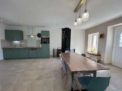 Cuisine ou kitchenette dans l'établissement La maison des couturiers