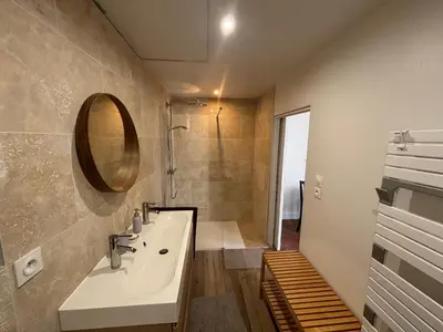 Salle de bains dans l'établissement Oscar et Marcelle
