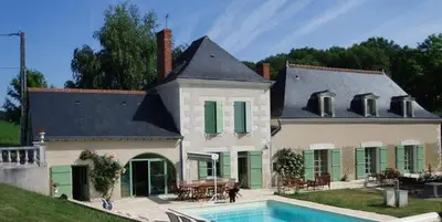 Piscine de l'établissement Le Manoir des Prés ou située à proximité