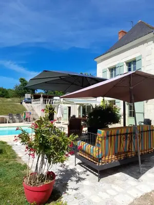 Piscine de l'établissement Le Manoir des Prés ou située à proximité