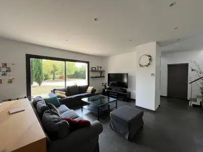 Coin salon dans l'établissement Villa spacieuse Amboise Piscine Jacuzzi 11 pers