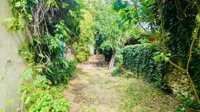 Jardin de l'établissement Bourg, familial, cour, la Maison d'Ouchet