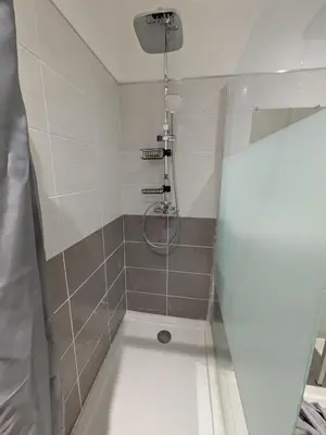 Salle de bains dans l'établissement Appartement RDC Soleil