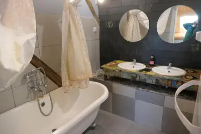Salle de bains dans l'établissement la roche coeur