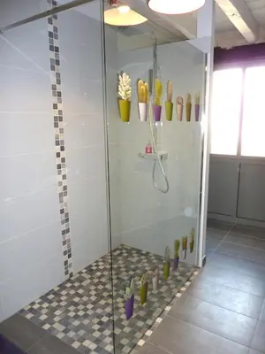 Salle de bains dans l'établissement Les Voies Blanches