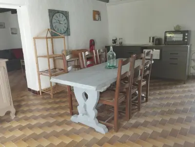 Cuisine ou kitchenette dans l'établissement La fermette de Chandigon