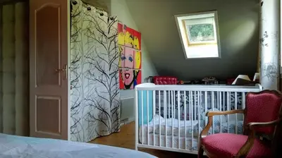 Un ou plusieurs lits dans un hébergement de l'établissement Appt dans maison d'architecte, Spa, Piscine & jardin