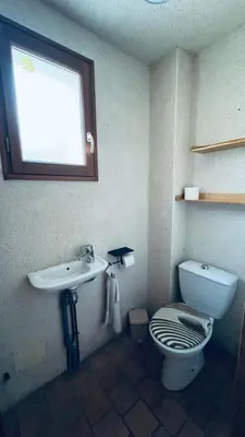 Salle de bains dans l'établissement Gîte La Loge