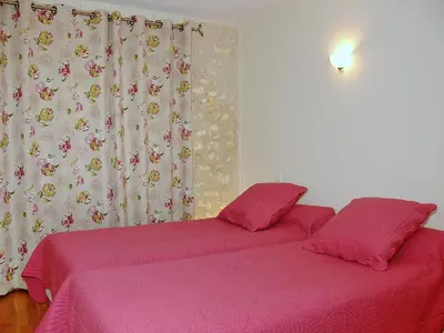 Un ou plusieurs lits dans un hébergement de l'établissement Authentique Maison de Vigneron XIXe au Coeur du Val de Loire, 4 Chambres, Parking, Jardin - FR-1-381-126