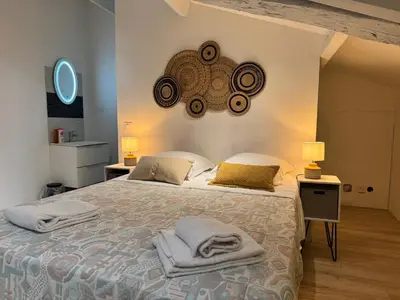 Un ou plusieurs lits dans un hébergement de l'établissement Maison Hythou de ville 6 personnes