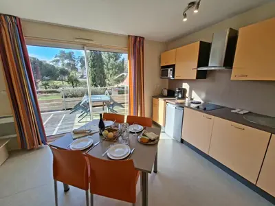 Cuisine ou kitchenette dans l'établissement cottage Le Vau15