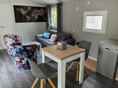 Cuisine ou kitchenette dans l'établissement Entre campagne et forêt à 900m du zoo et au pied des pistes cyclables