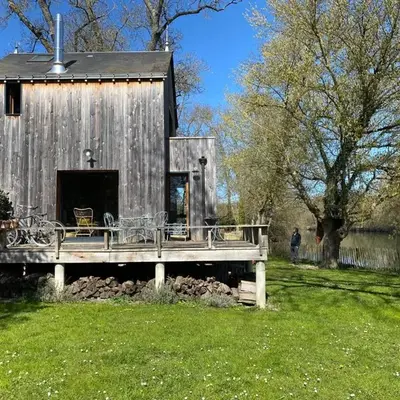 Une jolie Maison en bois au bord de l'Indre