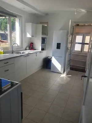 Cuisine ou kitchenette dans l'établissement Maison agreable