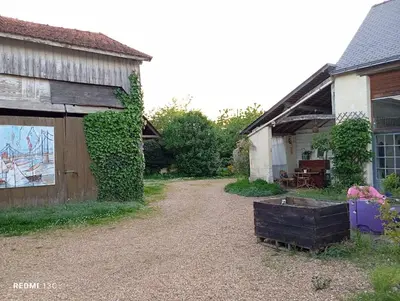 Jardin de l'établissement Gîte 3 chambres dans Longère aux Rosiers-sur-Loire