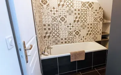 Salle de bains dans l'établissement L'Escapade Courteline