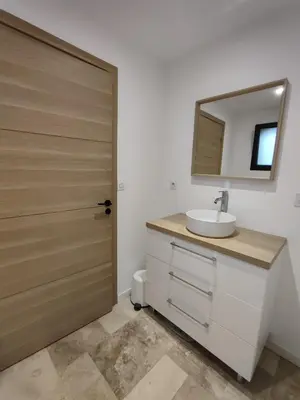 Plan de l'établissement Chambre avec salle de bain privée