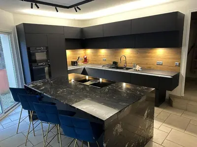 Cuisine ou kitchenette dans l'établissement Villa Belvédère - Jacuzzi, Billard, Garage & Vue