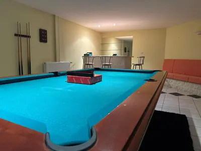 Billard dans l'établissement Villa Belvédère - Jacuzzi, Billard, Garage & Vue