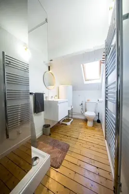Salle de bains dans l'établissement Comfort and Video Projector Close to Downtown