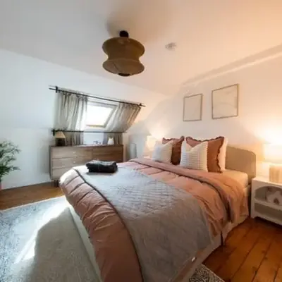 Comfort and Video Projector Close to Downtown
