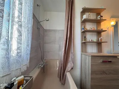 Salle de bains dans l'établissement Le Tavano - 5pers - 24h du Mans