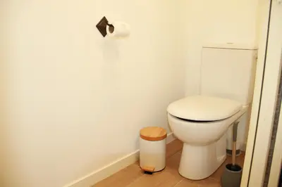 Salle de bains dans l'établissement Maison tuffeau classée 3 étoiles - billard, jeux & jardin