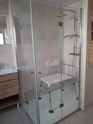 Salle de bains dans l'établissement le nid douillé 30 minutes zoo de Beauval