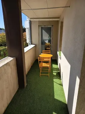 Balcon ou terrasse dans l'établissement Grand appartement T2 cosy 4 personnes Proche Tours Centre