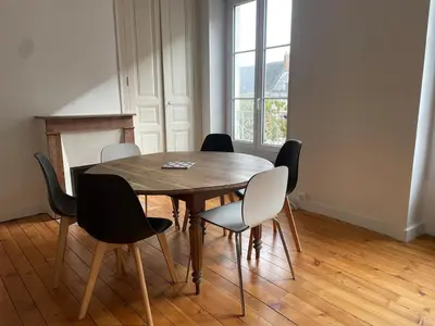 Plan de l'établissement Appartement lumineux avec cour privée 2 chambres 6 personnes plein centre