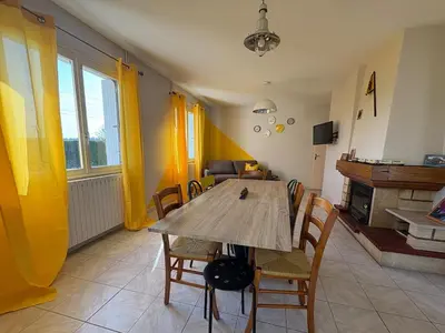 Coin salon dans l'établissement Chez Micheline et Gilbert