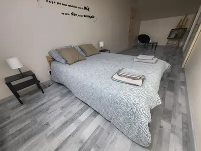 Un ou plusieurs lits dans un hébergement de l'établissement Grande maison conviviale proche de Tours