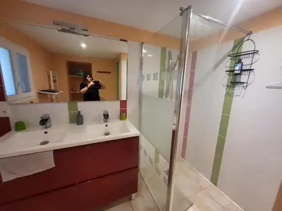 Salle de bains dans l'établissement Grande maison conviviale proche de Tours