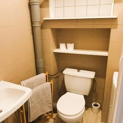 Salle de bains dans l'établissement LE JOKER - T2 proche gare - Billard - Wifi - TV