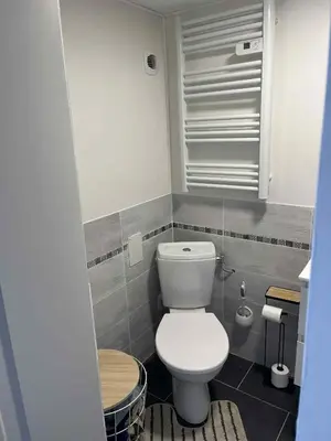 Salle de bains dans l'établissement chez Riva et Christophe