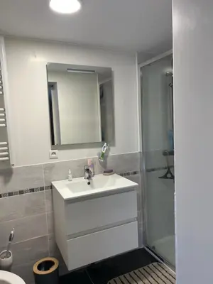 Salle de bains dans l'établissement chez Riva et Christophe