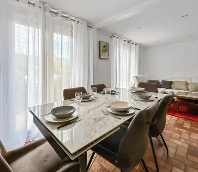 Coin salon dans l'établissement La maison Tinoli Escapade tranquille près d'Angers