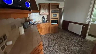 Cuisine ou kitchenette dans l'établissement Maison de campagne entre Le Mans et Tours