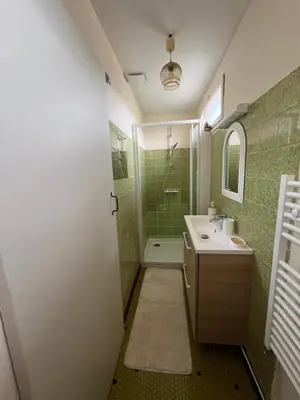 Salle de bains dans l'établissement Maison de campagne entre Le Mans et Tours