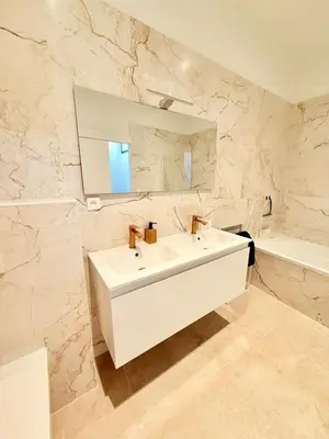 Salle de bains dans l'établissement L'ancienne biscotterie