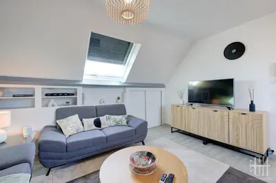 Télévision ou salle de divertissement dans l'établissement Le Mirabeau - Gare à 100m - Wifi - Bureau - 2 V