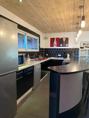 Cuisine ou kitchenette dans l'établissement Charmante maison 2 Chambres à 10 mn d'Angers