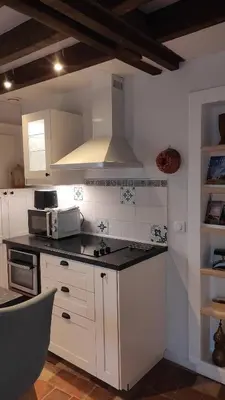 Cuisine ou kitchenette dans l'établissement Gîte authentique près Zoo de Beauval et Châteaux