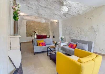 Coin salon dans l'établissement Maison semi-troglodyte entre Loire et châteaux