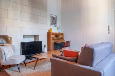Télévision ou salle de divertissement dans l'établissement Appartement 2 pieces, centre historique proche université