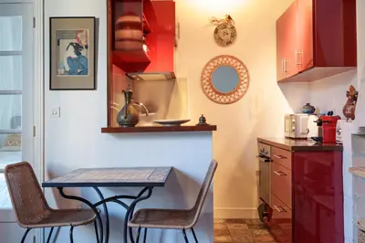 Cuisine ou kitchenette dans l'établissement Appartement 2 pieces, centre historique proche université