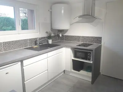 Cuisine ou kitchenette dans l'établissement Au coeur des Châteaux - Wifi - Jardin