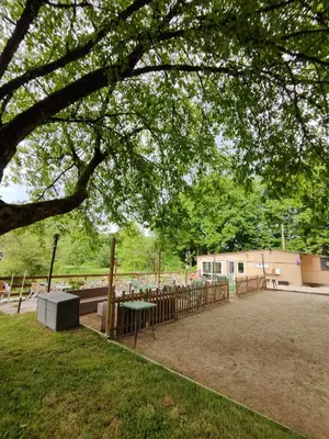 Jardin de l'établissement Camping Les Rochelles